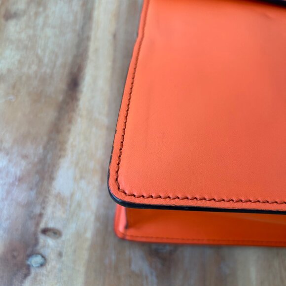 Gucci Leather Sylvie Web Orange Medium - Picture 4 of 16